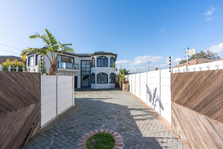 To Let 4 Bedroom Property for Rent in Milnerton Ridge Western Cape